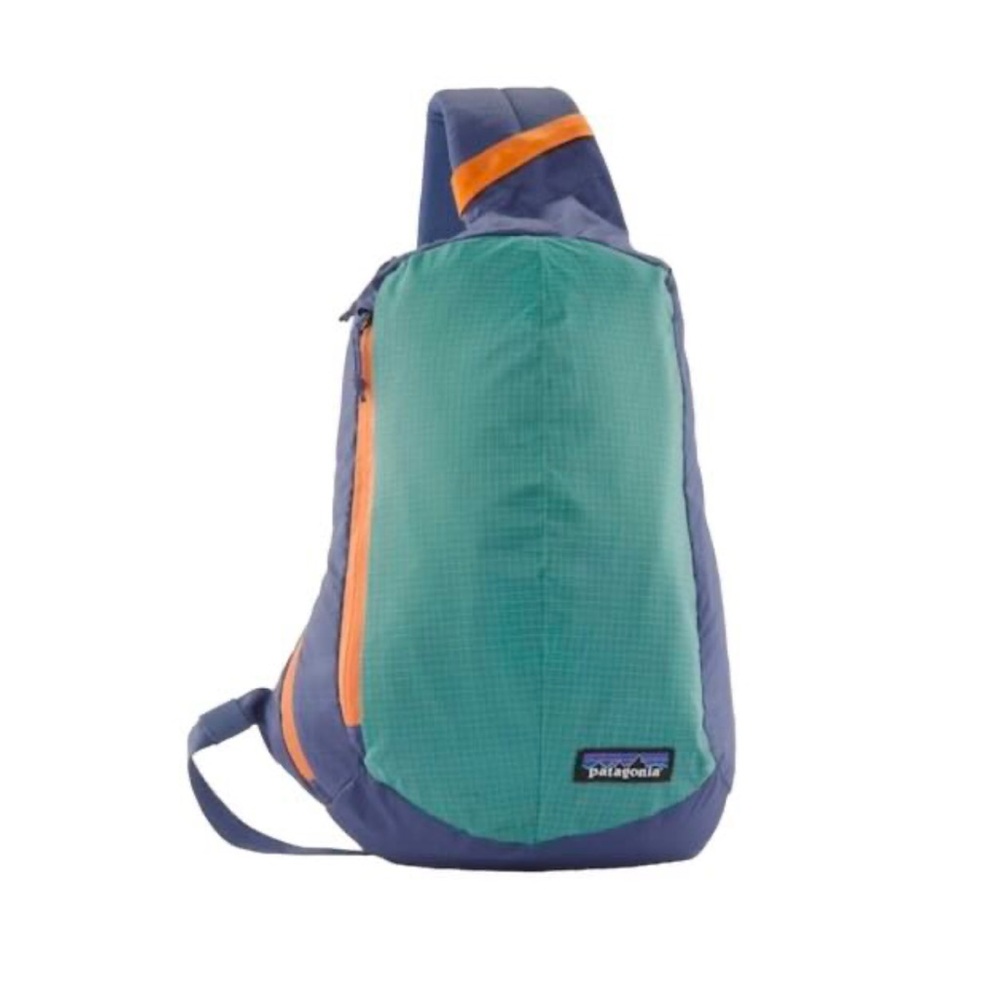 Patagonia ultralight black hole sling.